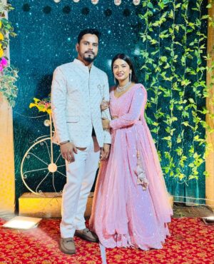 Sippy Mondal Instagram - Send your wishes 😍it’s my birthday 🎂 guys
.
Lehenga: @kartika_zeenat
Jewellery: @kesha_jewellry
.
.
#reel #viral #birthdaygirl