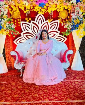 Sippy Mondal Instagram - Send your wishes 😍it’s my birthday 🎂 guys
.
Lehenga: @kartika_zeenat
Jewellery: @kesha_jewellry
.
.
#reel #viral #birthdaygirl