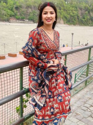 Sippy Mondal Instagram - शरीर आराम की तलाश में है,और हालात पैसों की तलाश में,
मन शांति की तलाश में,और दिल अपनों की तलाश में.!❤️
राधे-राधे 🙏