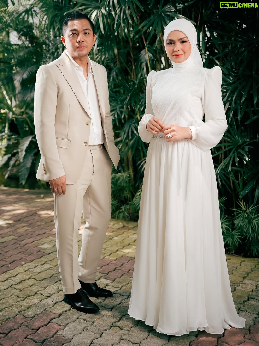 Siti Nurhaliza - 6.9K Likes - Terima kasih buat semua yang telah sudi mendengar, strim dan menonton Menamakanmu Cinta sama ada di platform digital atau di youtube.

Lagu adalah bahasa jiwa, kita boleh mengalirkan emosi dengan alunan muzik dan bait-bait lirik.

Saya terharu dengan sambutan luar biasa lagu ini di Malaysia, Indonesia, Singapura dan Brunei. Terima kasih @ade_govinda kerana mencipta lagu yang mampu menyentuh jiwa-jiwa kita.

👗 @ashraffzainal 
💄 @epie_temerloh 
📸 @ameermohd_2606 

#menamakanmucinta