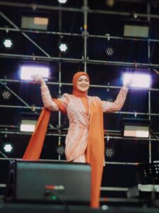 Actress Siti Nurhaliza HD Photos and Wallpapers September 2025