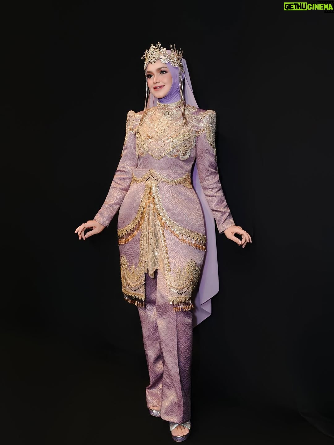 Siti Nurhaliza - 16.9K Likes - Busana untuk persembahan di Anugerah Industri Muzik-24.

👗 @_biancabella 
💄 @epie_temerloh @ctdk 
📸 @amir_yasin