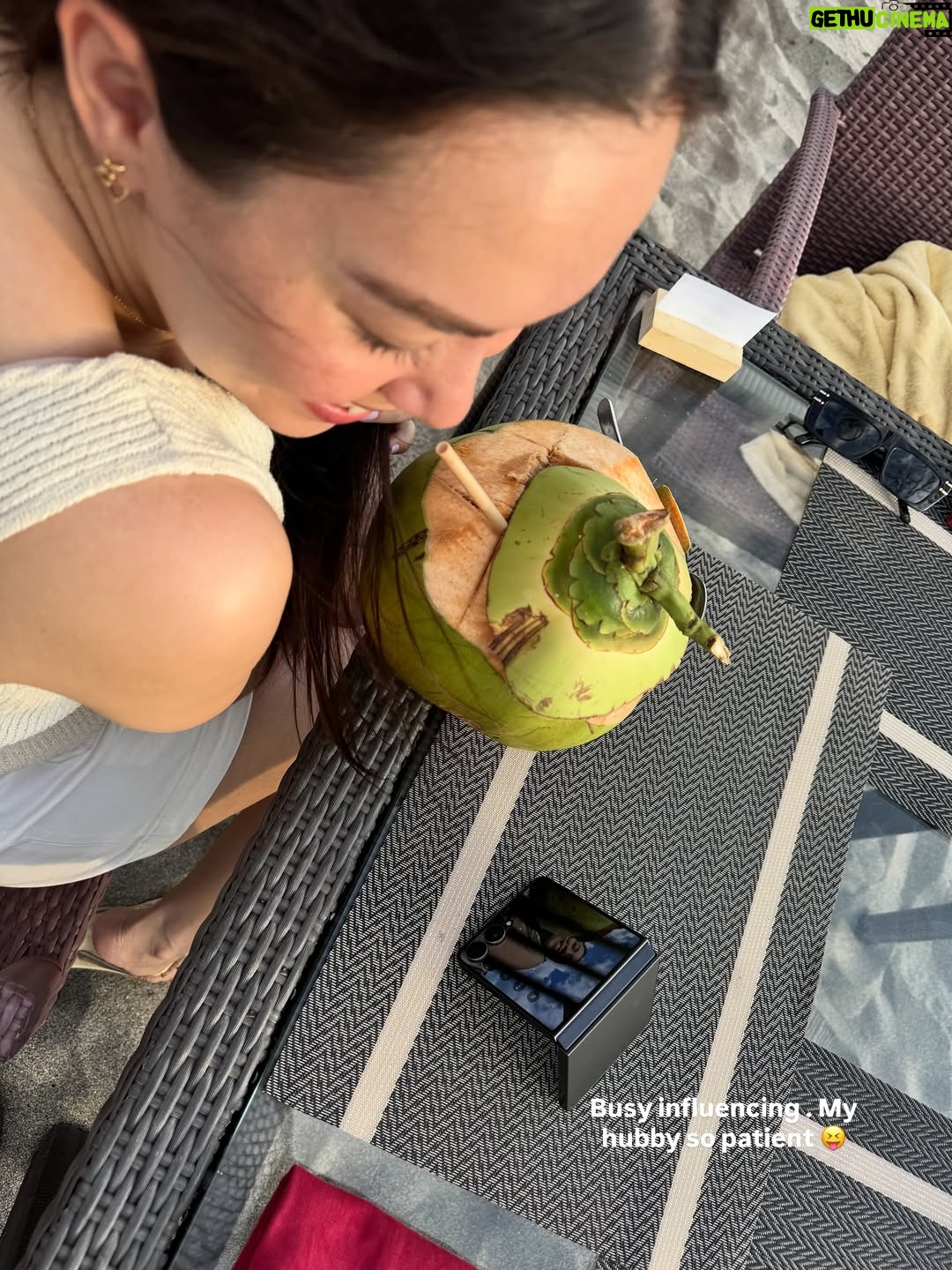 Siti Saleha - 17.7K Likes - Babymoon not over yet 🥰

#SallynJoshTravels