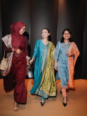 Siti Saleha Instagram - A magical night of sharing stories, exchanging smiles, and making new connections. So blessed for moments like these, reminding ourselves why storytelling brings us all together. Here’s to cinema’s ability to transcend borders. 

Hosted by @miffest_mgga in collaboration with the High Commission of India

#MIFFest2025 #Infinity