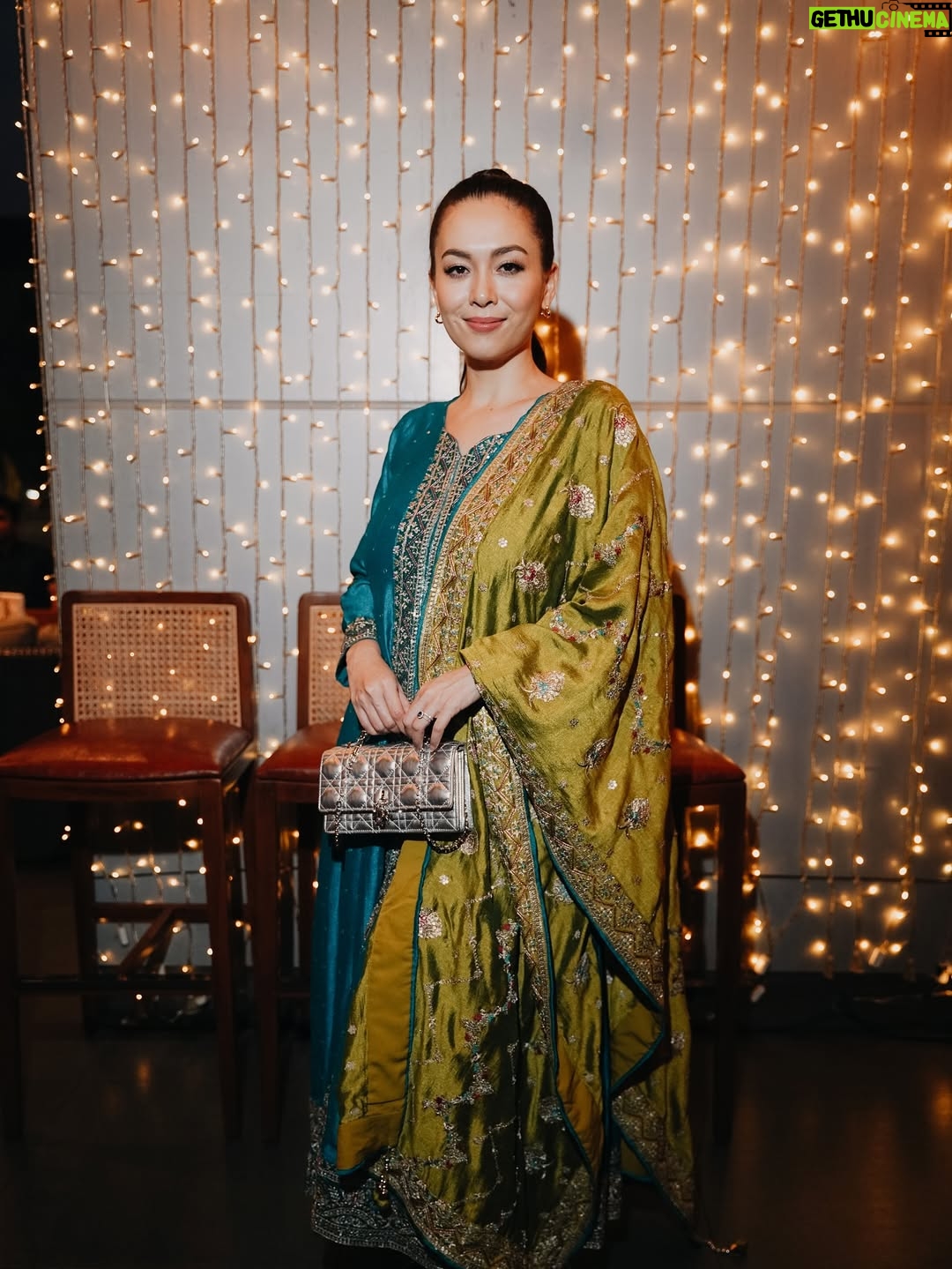 Siti Saleha - 9K Likes - A magical night of sharing stories, exchanging smiles, and making new connections. So blessed for moments like these, reminding ourselves why storytelling brings us all together. Here’s to cinema’s ability to transcend borders. 

Hosted by @miffest_mgga in collaboration with the High Commission of India

#MIFFest2025 #Infinity