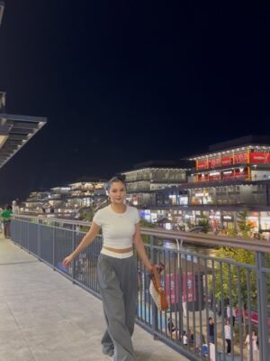 Sitora Alimjanova Instagram - Seoul munga birinchi bordim🤓 Aylandik, rasmlarga tushtik, Koreyani esladik 🥹😍
