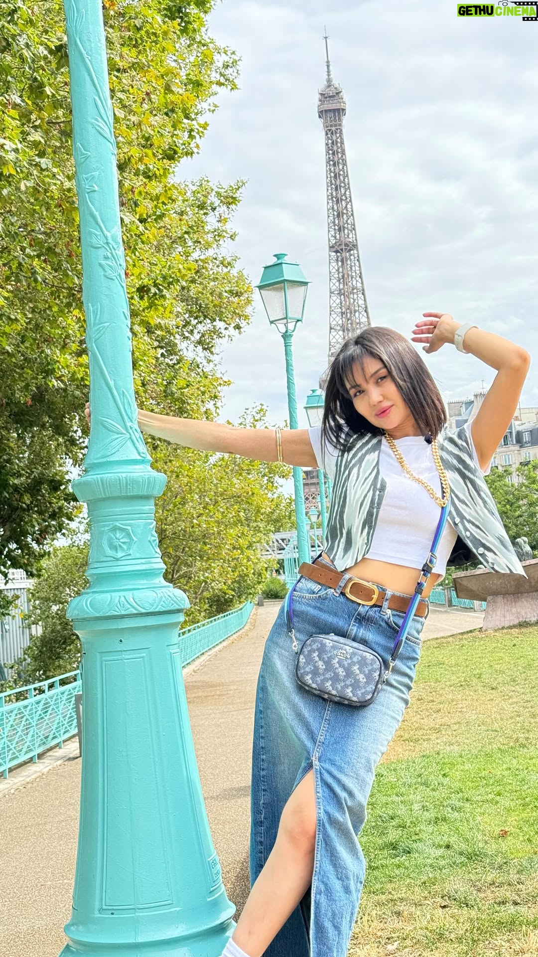 Sitora Alimjanova - 43K Likes - Paris dumps!