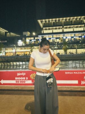 Sitora Alimjanova Instagram - Seoul munga birinchi bordim🤓 Aylandik, rasmlarga tushtik, Koreyani esladik 🥹😍