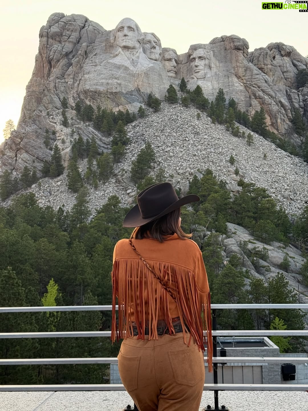 Smile - 1.1K Likes - Mount Rushmore
