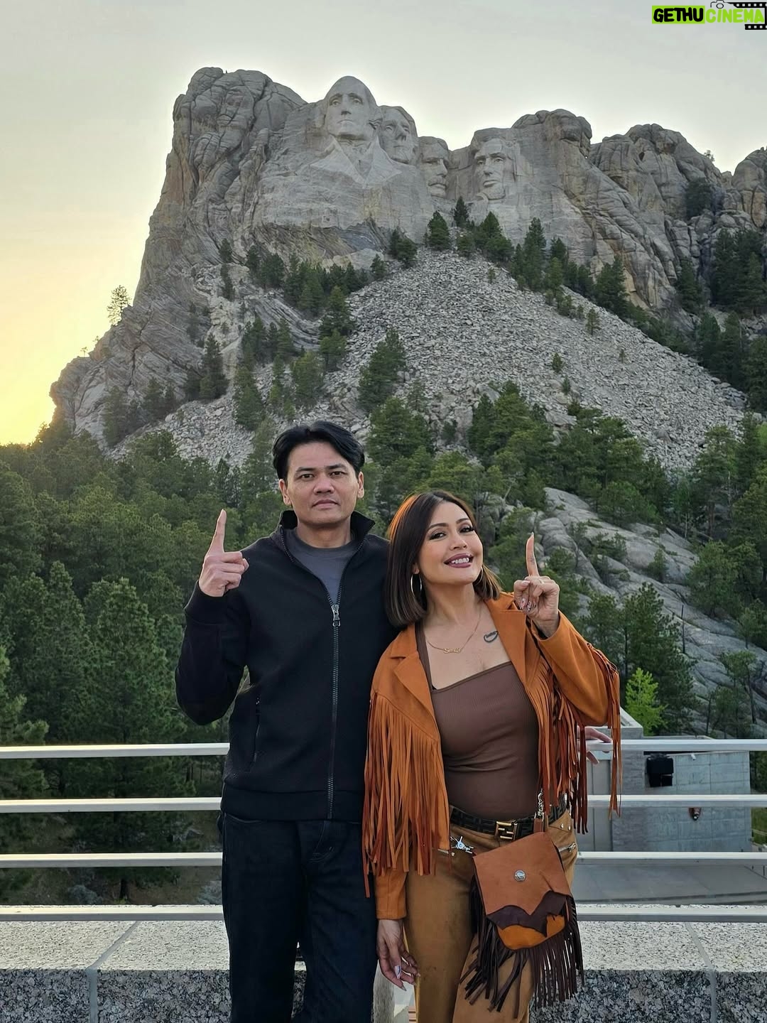 Smile - 1.1K Likes - Mount Rushmore