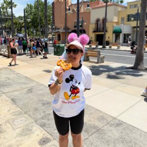Smile Instagram - VIP tour at Disney World! Best tour guide we’ve had in our Disney history. Rain or shine, we made the most of every ride! #disney #disneyworld #disneyvip #orlando