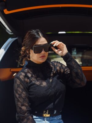 Smile Instagram - Outfit Top: @gucci Jeans: @levis Shoe: @versace Bag: @fendi Belts: @fendi @hermes Earrings:@fendi Sunglasses: @ditaeyewear H&M : @mayoomagic Stylist: @hanlin_official 📸: @thisisshein