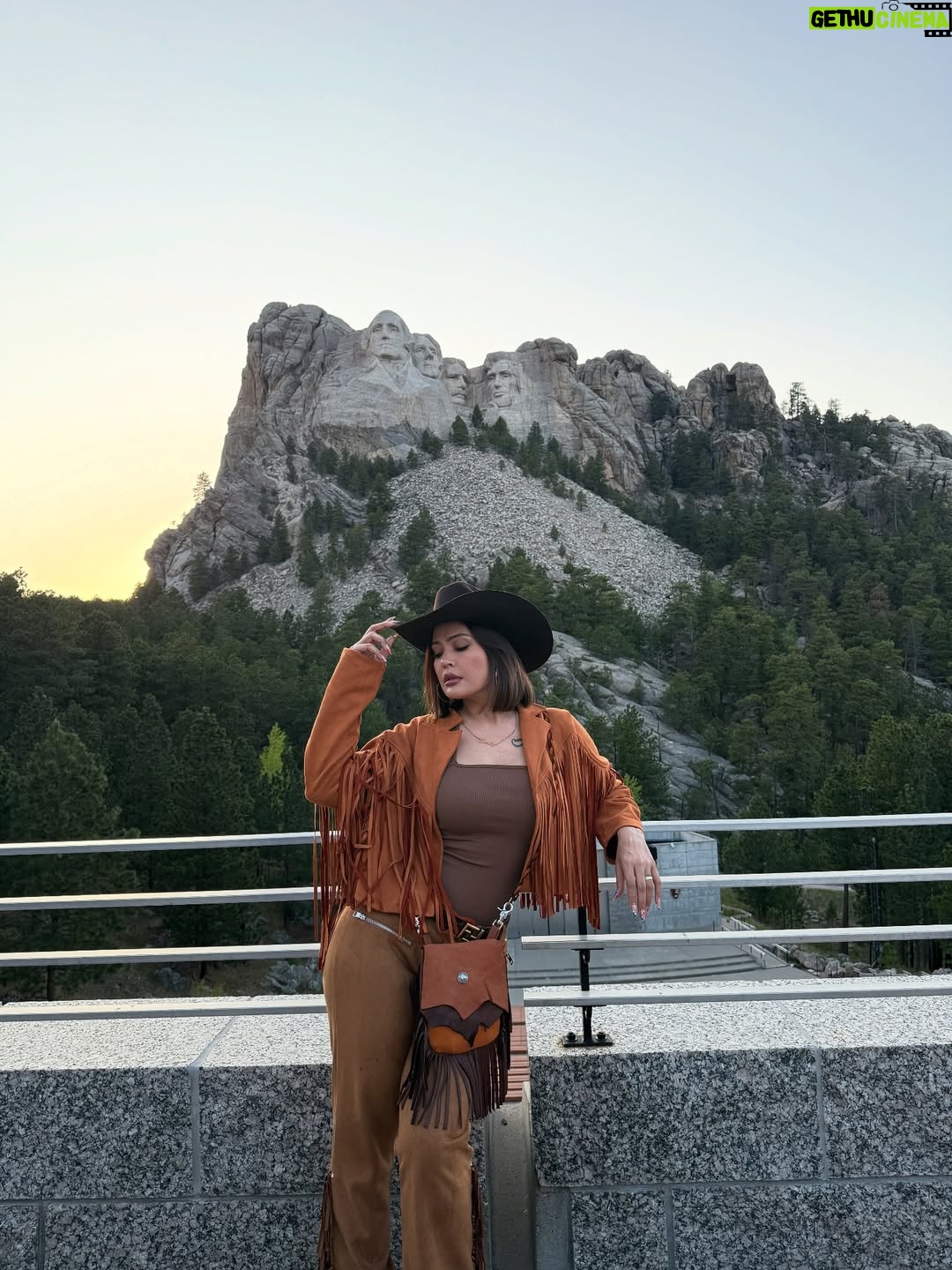 Smile - 1.1K Likes - Mount Rushmore