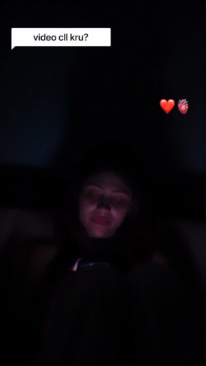 Smriti Rajput Instagram - sch m time ka pta nhi chlta kb 9s2bjh jte h baat krte krte😘🫀🙈#cute #trending #viral #smile #style #hair #couplegoals #love #reelitfeelit #reelkarofeelkaro #adriti #explore #foryou #ads #smritirajput1137 #❤️