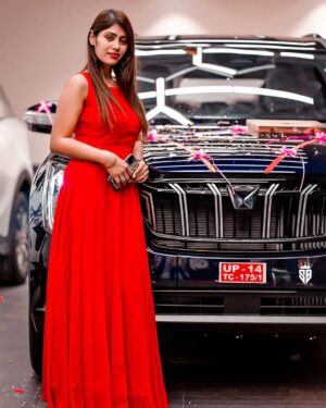 Smriti Rajput Instagram - first self earned ❤️🚘mine baby thnkew so much my insta family nd meri mumma papa ap sabki ki wajhse aj m yha tk pouchi hu n❤️
edit / @shuaib_baba._ #cute #trending #viral #share #smritians #love #dress #dream #perfect #success #instagood #insta #smile #blessed #❤️