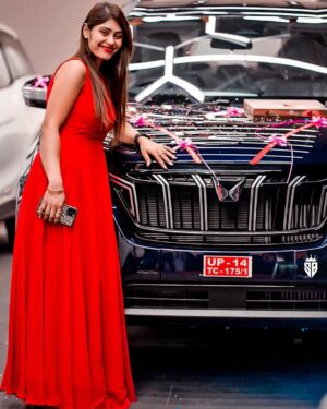 Smriti Rajput Instagram - first self earned ❤️🚘mine baby thnkew so much my insta family nd meri mumma papa ap sabki ki wajhse aj m yha tk pouchi hu n❤️
edit / @shuaib_baba._ #cute #trending #viral #share #smritians #love #dress #dream #perfect #success #instagood #insta #smile #blessed #❤️