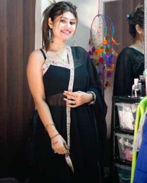 Smriti Rajput Instagram - 🖤 MY SMILES 😇BEGIN WITH YOU🫵🏻🥰🙈#cute #trending #viral #smile #style #love #dress #dream #perfect #couplegoals #romantic #adriti #foryou #explore #instagood #newpost #location #smritirajput1137 #❤️