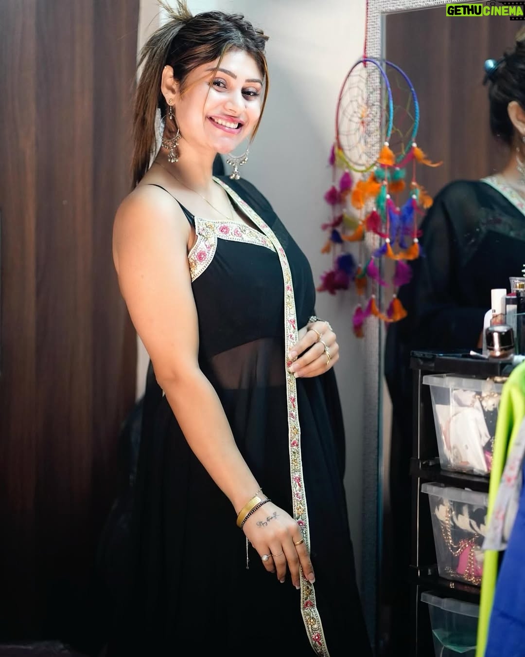 Smriti Rajput - 82.1K Likes - 🖤 MY SMILES 😇BEGIN WITH YOU🫵🏻🥰🙈#cute #trending #viral #smile #style #love #dress #dream #perfect #couplegoals #romantic #adriti #foryou #explore #instagood #newpost #location #smritirajput1137 #❤️
