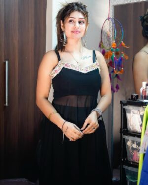 Smriti Rajput Instagram - 🖤 MY SMILES 😇BEGIN WITH YOU🫵🏻🥰🙈#cute #trending #viral #smile #style #love #dress #dream #perfect #couplegoals #romantic #adriti #foryou #explore #instagood #newpost #location #smritirajput1137 #❤️
