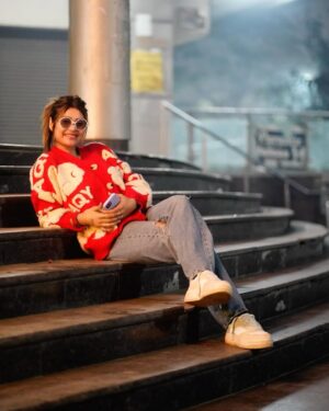 Smriti Rajput Instagram - ❤️👀 HAPPIER WITH YOU…… 🙈 #cute #trending #viral #smile #style #love #dress #dream #perfect #couplegoals #newpost #location #hair #insta #instagram #reelsinstagram #smritirajput1137 #explore #foryou #❤️
