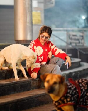 Smriti Rajput Instagram - ❤️👀 HAPPIER WITH YOU…… 🙈 #cute #trending #viral #smile #style #love #dress #dream #perfect #couplegoals #newpost #location #hair #insta #instagram #reelsinstagram #smritirajput1137 #explore #foryou #❤️