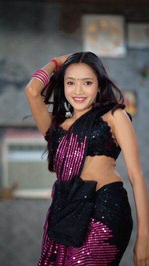 Sneha Savita Instagram - Aisi Waisi Mai Nhi Rajašš
šø: @mayank_savita_ @official_divakargarg07
#snehu
#yerooprangmerašø #trend #viral #dance #dancereels #saree #look #expression #explorer #explore #girl