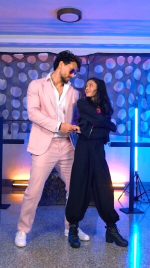 Sneha Savita Instagram - This Season With #Dafakar š With Great Personality 𤩠@tigerjackieshroff ā¤ļø
.
#DaFaKar #Heropanti2
#SajidNadiadwala @khan_ahmedasas @tarasutaria @nawazuddin._siddiqui @arrahman @rajat__aroraa @hiral_viradia @lyricistmehboob @nadiadwalagrandson @wardakhannadiadwala @tseries.official #BhushanKumar @i_am_princegupta
