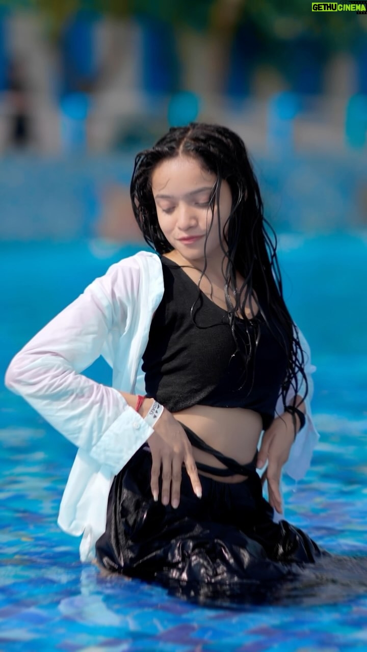 Sneha Savita - 37.1K Likes - Watar Park Kon Kon Chal Rha Hai🫠🩵

📍: @holidaysfuncity 
📸 : @mayank_savita_ 

#snehu 
#dance #waterpark #waterparkfun💦 #dancereels #trendingreels #swimming #swimmingpool #explore #explorepage #viral