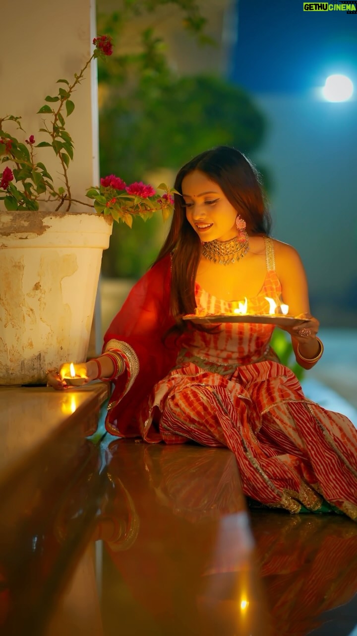 Sneha Savita - 269.9K Likes - Jalte Diye 🪔  Happy Diwali ✨

I wish that you too have a happy Diwali☺️

🧠 @my_name_is_govind_ 

🎥 @mayank_savita_ 

Edit @official_divakargarg07 

#diwali #diwalispecial #diwali2024 #jaltediye  #diwalidecorations #diwalireels #diwaligifts 
#happydiwali #diwali  #explore #trendingreels #trend #explorepage #viral #cute #newsong #diwalioutfit