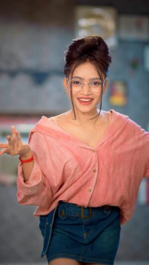 Sneha Savita Instagram - Paani Daš„š
#water
#trend #newsong #trending #explore #explorepage #look #cute #steps #viral #girl #dancereels #trendingreels #outfit #reels