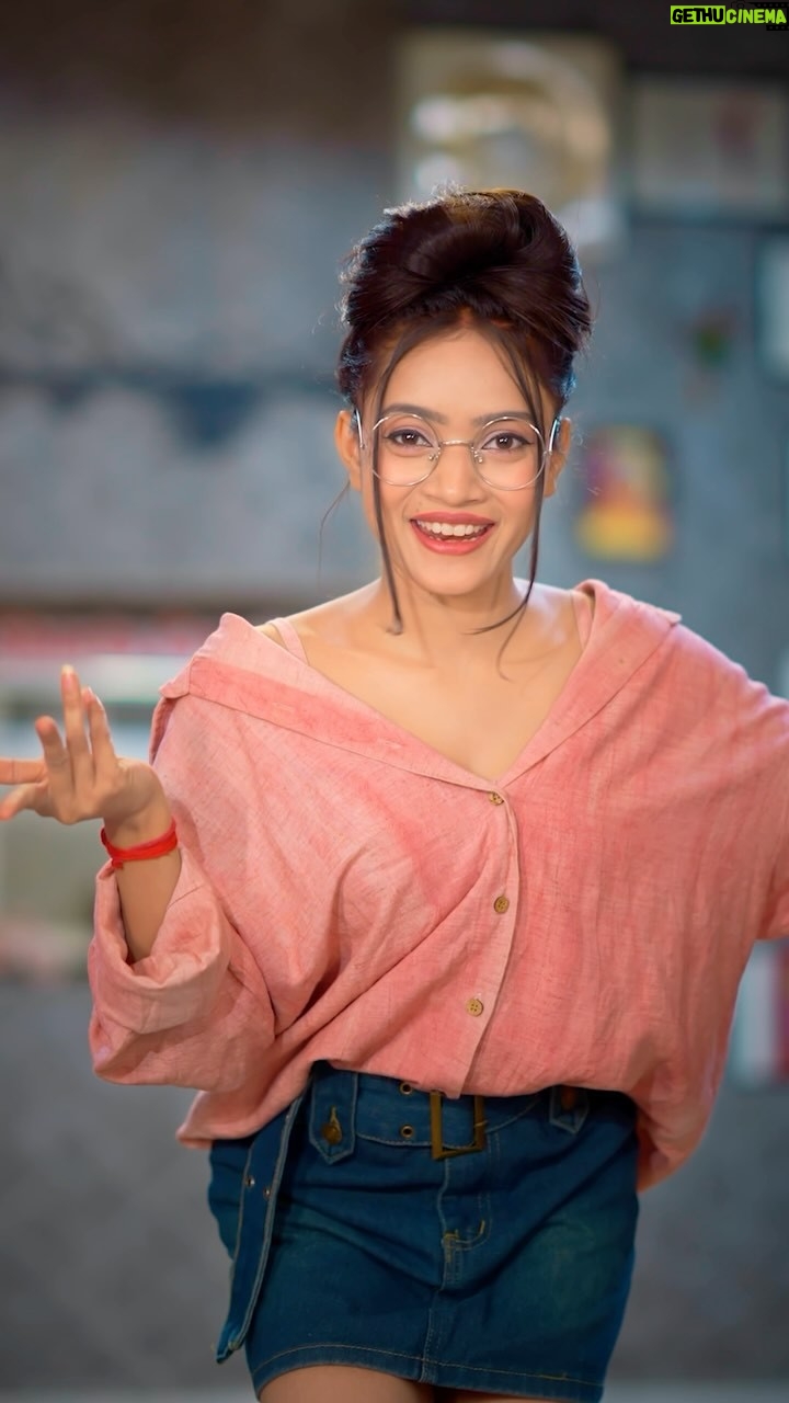Sneha Savita - 35.4K Likes - Paani Da🥂💕

#water 
#trend #newsong #trending #explore #explorepage #look #cute #steps #viral #girl #dancereels #trendingreels #outfit #reels