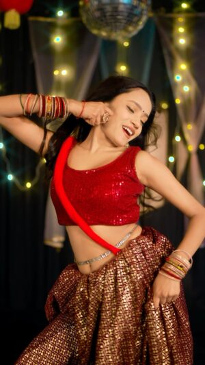 Sneha Savita Instagram - Uyi AmmaāØā„ļø
šø: @mayank_savita_
#uyiamma #snehu
#newsong #bollywood #itemsong #bollywoodsongs #dance #dancereels #explore #explorepage #viral #fyp