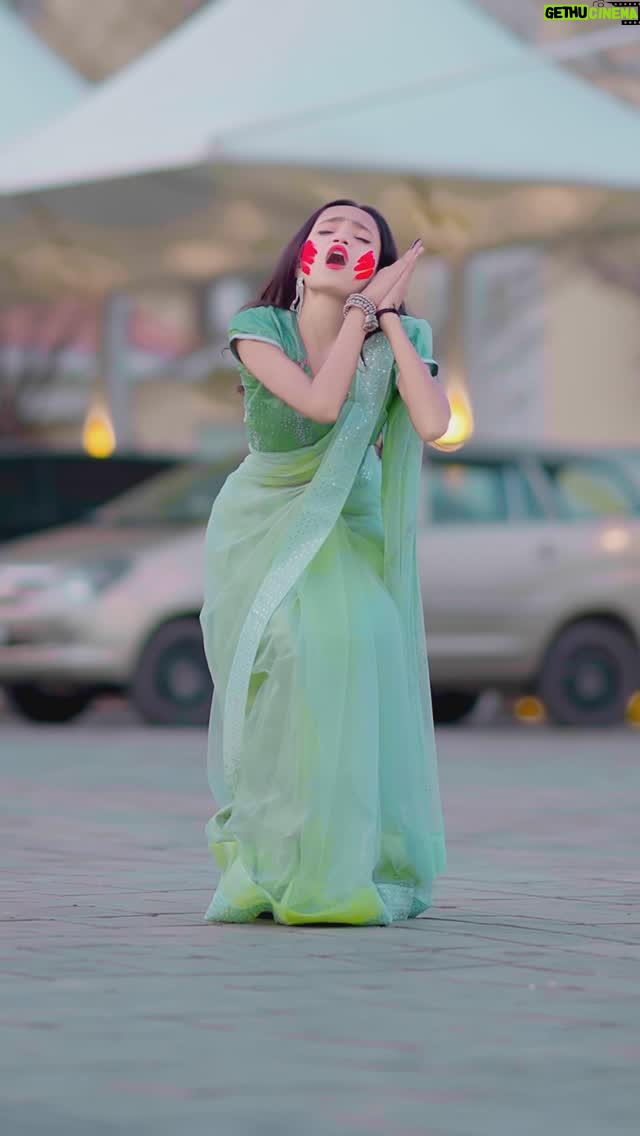 Sneha Savita - 61.6K Likes - जोगी जी नींद ना आवे🙈🦋💕

💃: @snehuuuu_0301 🙋🏻‍♀️

#holi #brajholi #snehu 
#jogijiwaah #jogijinindnaawesajankiyaadsatawe❤️😊 #jogiji #trend #trending #holi #holivideo #holifestival #holisong #holihai #explore #happyholi #oldsongs #girldance