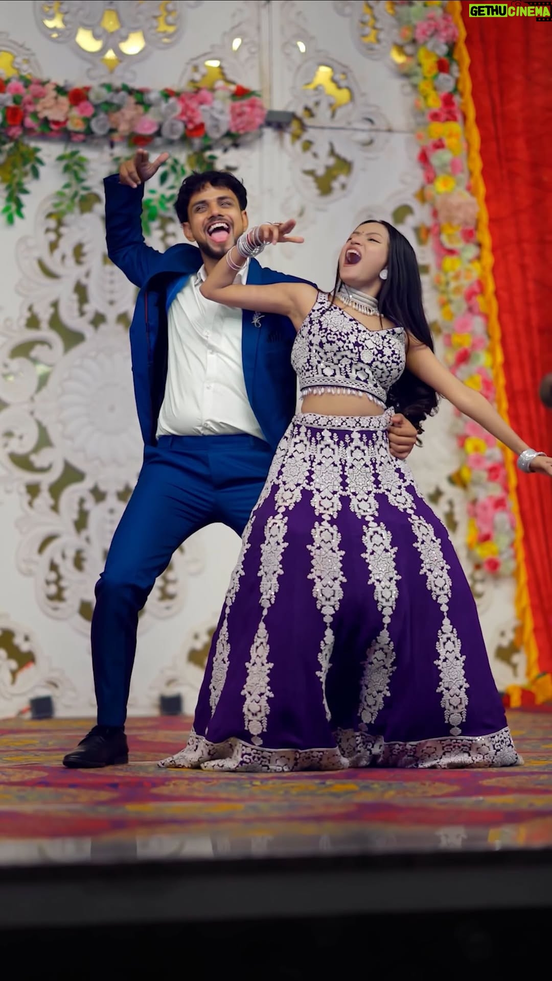 Sneha Savita - 76.9K Likes - When the party hits, the dancers rise😉💙
@my_name_is_govind_ 🫠

👗: @nancy_n_studio 

#snehu 
#dodhaaritalwar #wedding #dance #weddingday #haldi #mehandi #ringceremony #engagement #trendingreels #trend #dancechallenge #viral