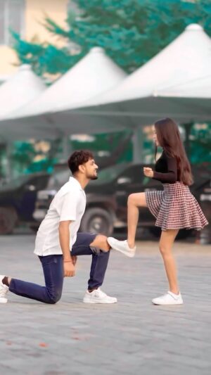 Sneha Savita Instagram - Retake Pe Retake š© And Finally š
@my_name_is_govind_ Knee ka kya haal huaš
#snehu
#chuttamalle #trendingreels #viral #dance #bts #btsreels #dancereels #explorepage #newsong