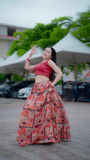 Sneha Savita Instagram - Tino Majedaar Seā¦ā¦.šā£ļø
šø : @mayank_savita_ āØ
#snehu
#trendingreels #trending #merisaaske #merisaskepanchputarthe #merisaasketeenbete #dance #dancereels #dancechallenge #look #facetracking #explore #explorepage