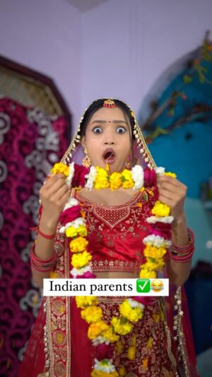 Sneha Savita Instagram - Kabhi Gol Roti Mat Bananaš„¹ Gol Roti = Shadi Pakkiš
#indianparents #snehu
#viral #comedy #funny #indianwedding #fun #trendingreels #trend #explore #girl #reelsinstagram #new