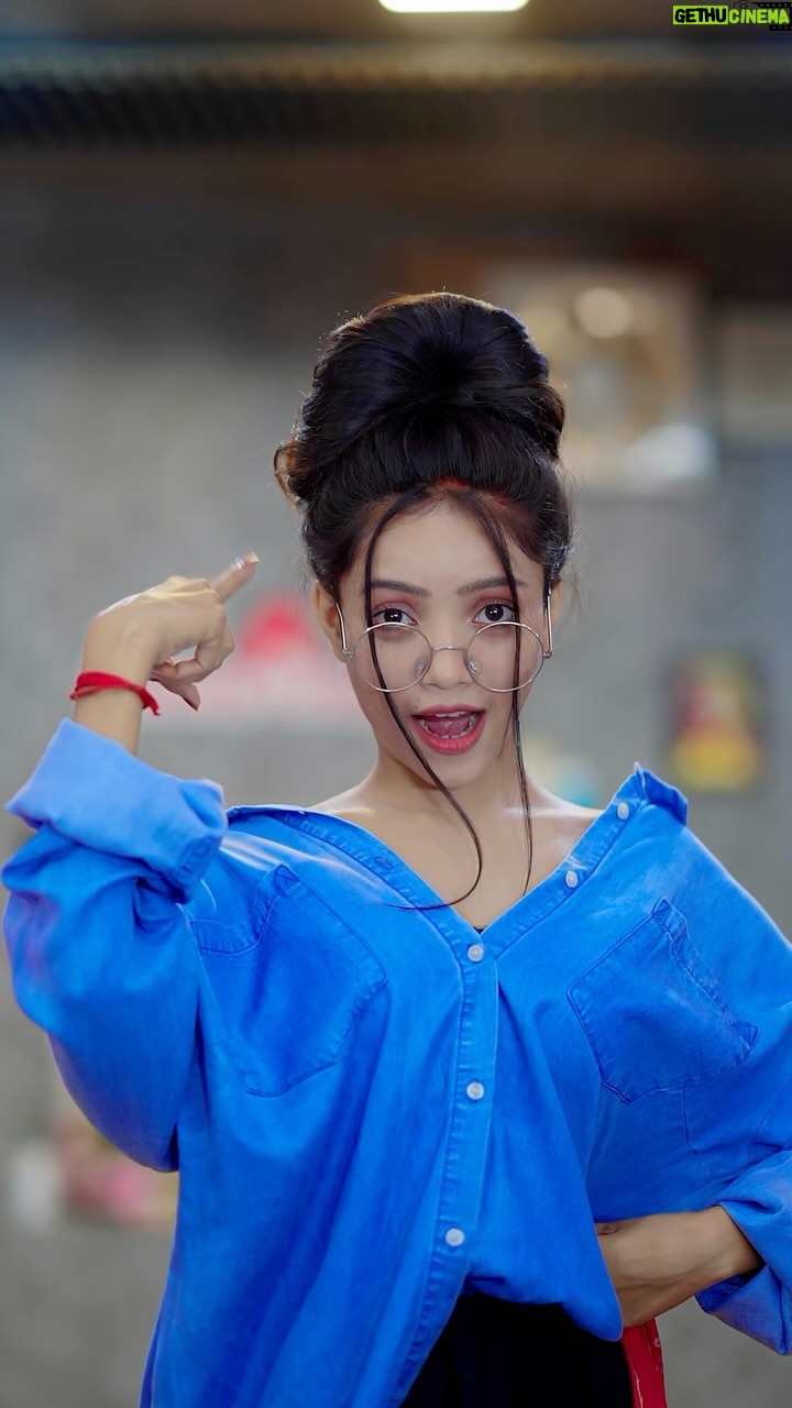 Sneha Savita - 98.2K Likes - G U L A B I 💕 S A D I 🩵
.
.
.
📸 : @mayank_savita_ ✨
.
.
.
#snehu 
#gulabisadi 🌸💗 #gulabisaree ✨❤️ #gulabisaree #trendingreels #trend #pahadi #pahadisong #explore #explorepage #transition #cute #newsong #viral #saree
