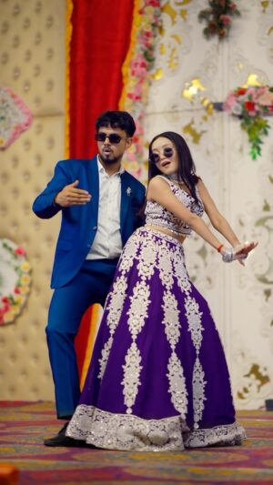 Sneha Savita Instagram - Fun In Every Steps With Kala Chasmaš
šŗ: @my_name_is_govind_
š: @nancy_n_studio
#snehu
#kalachashma
#WeddingDance
#FirstDance
#WeddingReception
#DanceLove
#WeddingVibes
#CoupleGoals
#WeddingInspiration
#HappilyEverAfter
#WeddingMemories
#loveinmotion