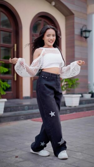 Sneha Savita Instagram - Toh faasle hueeeš š¤
#trendingreels #viral #girl #dancereels #explore #foryoupage #fyp #viralreels #foryou #explorepage