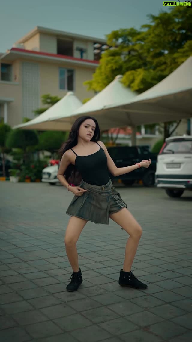 Sneha Savita - 43.6K Likes - @gururandhawa ji viral krdo😅
Dc : @yasshkadamm 

#azul #snehu 
#dance #trendingreels #viral #explore #gururandhawa #explorepage #fyp #newsong #azuldance #viralreels