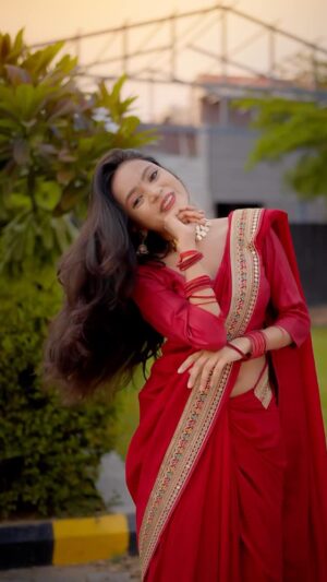 Sneha Savita Instagram - Shaky Shakyā„ļøš„
@sanjurathod07 @isha__malviya
#shaky
#newsong #trending #viral #explore #marathisong #marathi #look #dance #dancereels #girl #saree #trendingreels #trend #explorepage