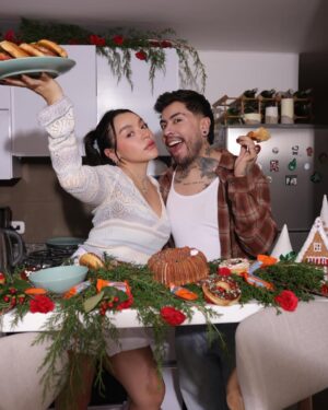 Sofia Castro Instagram - Feliz navidad para todos ustedes yingol bel yingol bel yingol modafoka, de nuevo papi arca dándote lo que te toca 😍