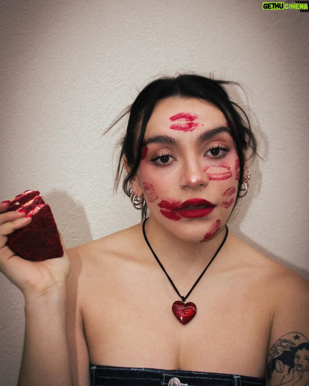Sofia Castro - 186.7K Likes - YA NO VUELVAS