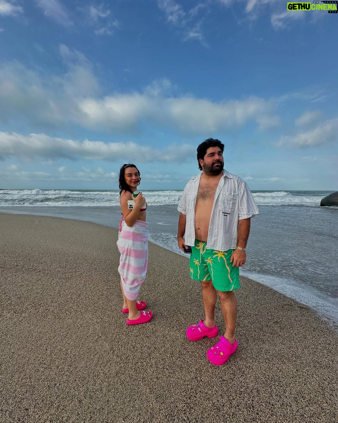Sofia Castro - 191.5K Likes - Solo tenía que venir a Santa Marta y decir: lo perdono, Don Armando. 
Feliz cumpleaños sofita, eres muy amada 💕