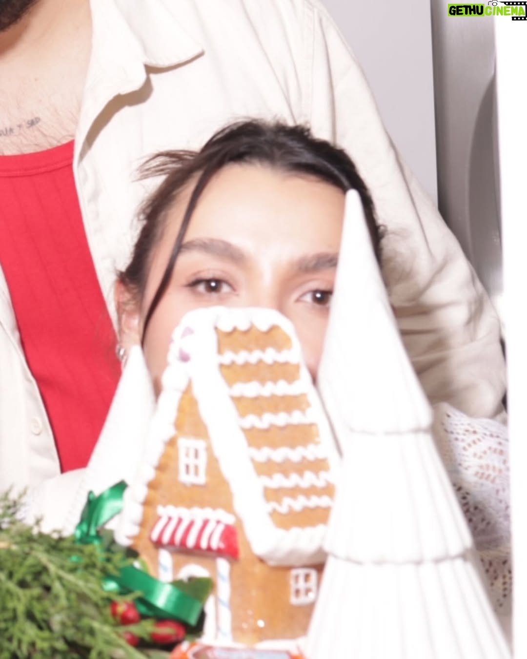 Sofia Castro - 233K Likes - Feliz navidad para todos ustedes yingol bel yingol bel yingol modafoka, de nuevo papi arca dándote lo que te toca 😍