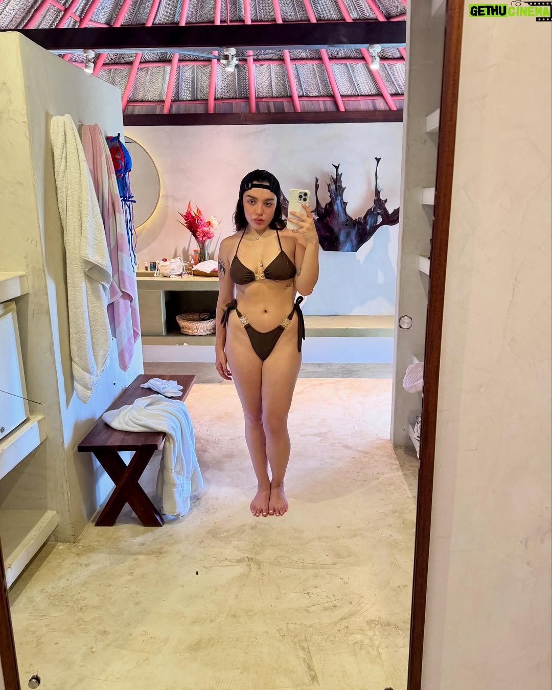 Sofia Castro - 191.5K Likes - Solo tenía que venir a Santa Marta y decir: lo perdono, Don Armando. 
Feliz cumpleaños sofita, eres muy amada 💕