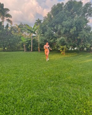 Sofia Castro Instagram - Dueña de terrenos, propietaria de la finca, cosechante de cosechas.