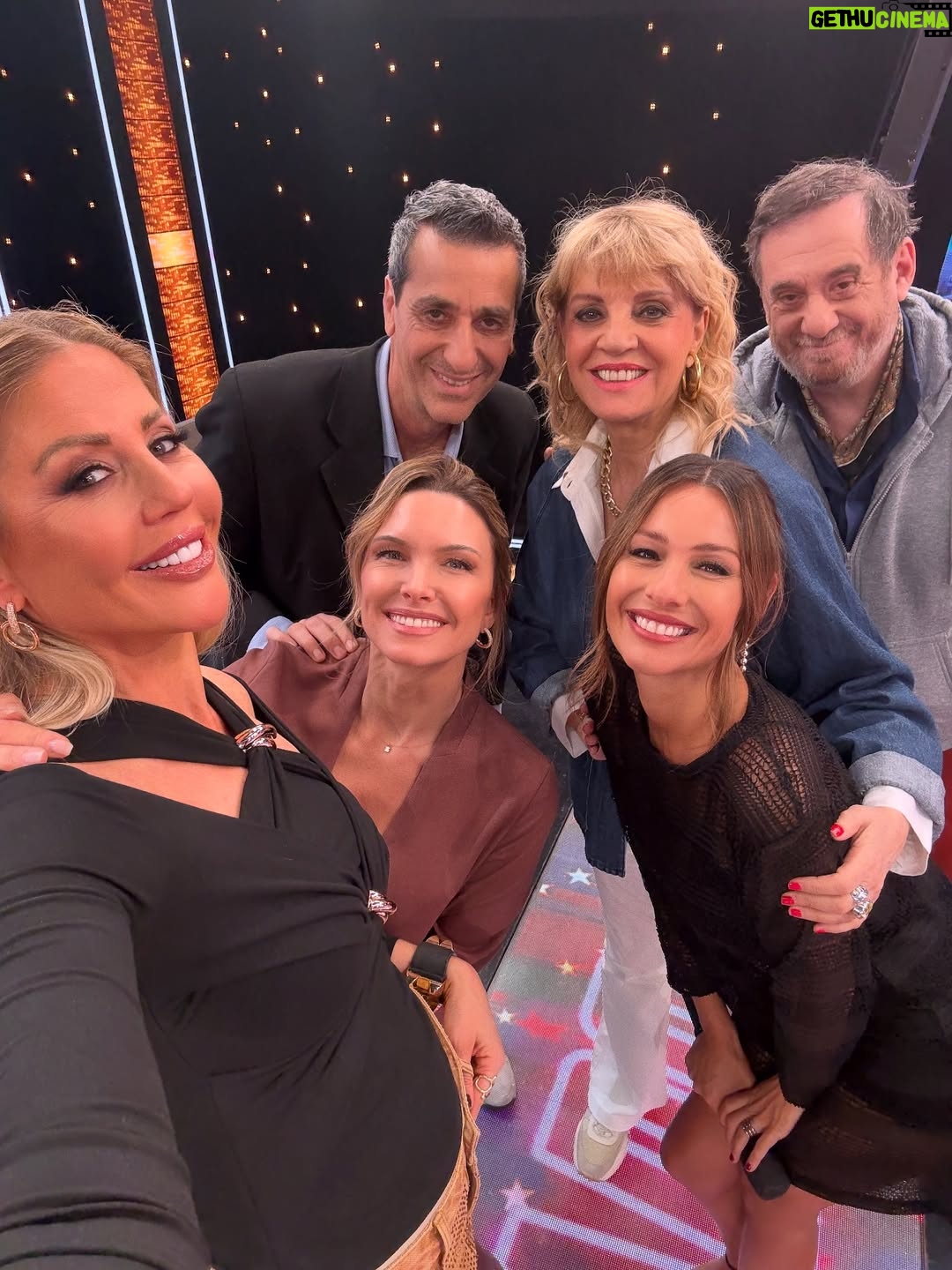 Sofía Zámolo - 3 Likes - JURADO en los 8 escalones 🎤🎖️
Hair&📷 @conradoereyra 
👗 @desebia 
👕👖 @partemiaoficial 
St @natcecchinato 
@ls_loly