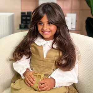 Somoud Alkandari Instagram - حبيبة قلبي ميني صمود 😍🫶
فوفو الجميله ما شاءالله سوينا لها نيو لوك بصالون صمود كيدز 😍